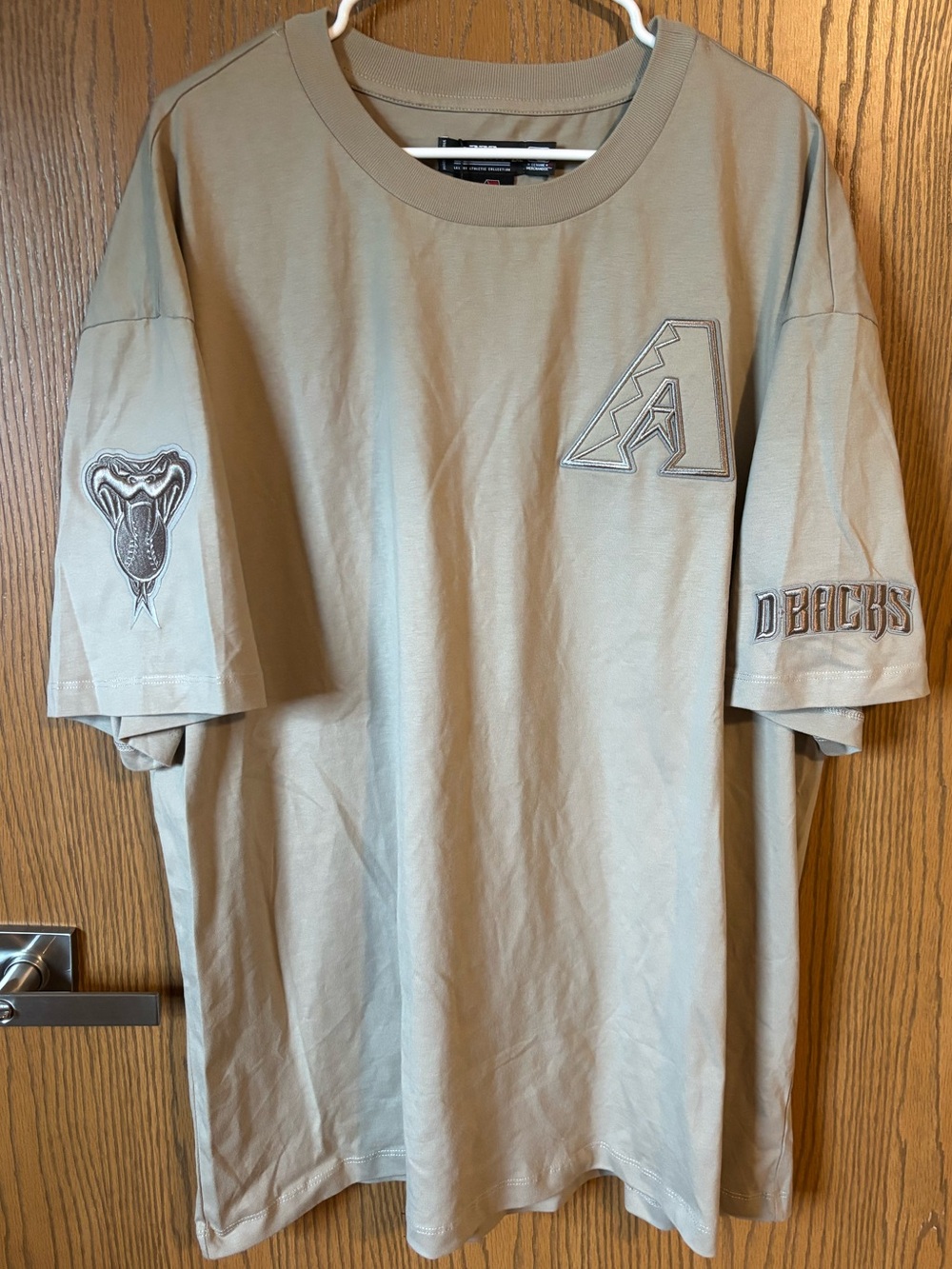 Men’s MLB Pro Standard Arizona Diamondbacks Crew Neck T-Shirt - Taupe